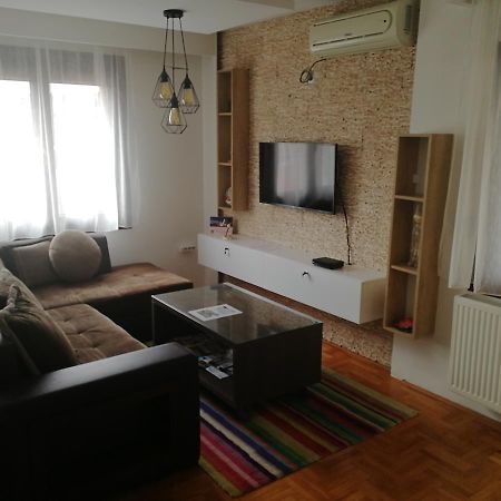 Apartment Aleksija Ni Dış mekan fotoğraf