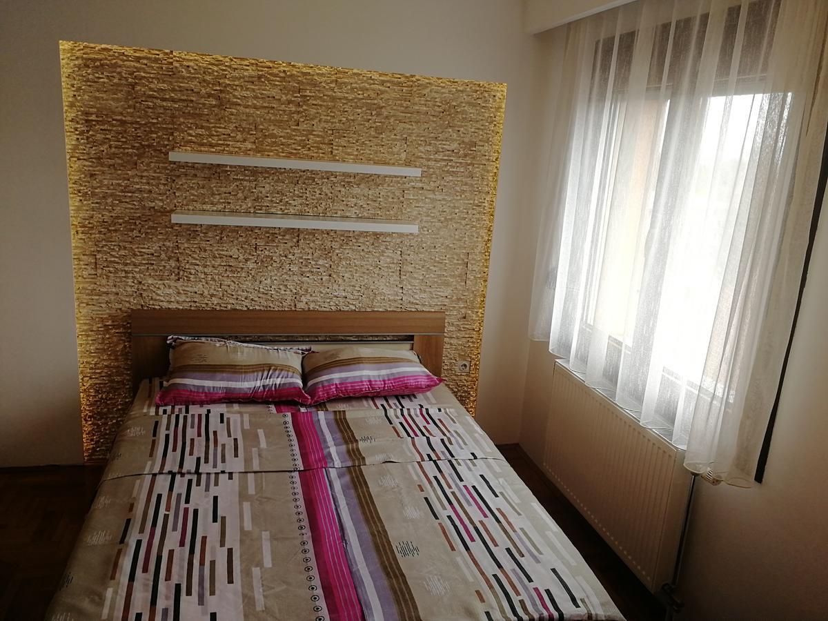 Apartment Aleksija Ni Dış mekan fotoğraf