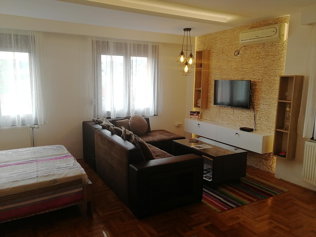 Apartment Aleksija Ni Dış mekan fotoğraf